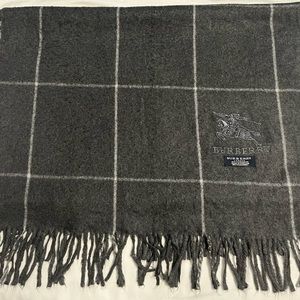 Vintage Burberry Check Grey Scarf/Shawl